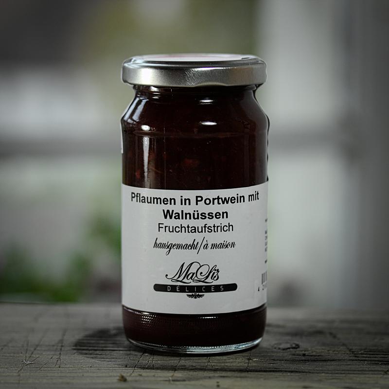 Pflaumen in Portwein mit Walnüssen Fuchtaufstrich